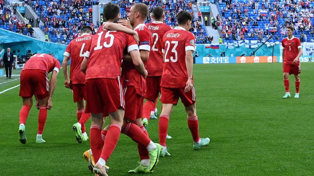 Federação russa de futebol retira recurso contra a FIFA - CNN Portugal
